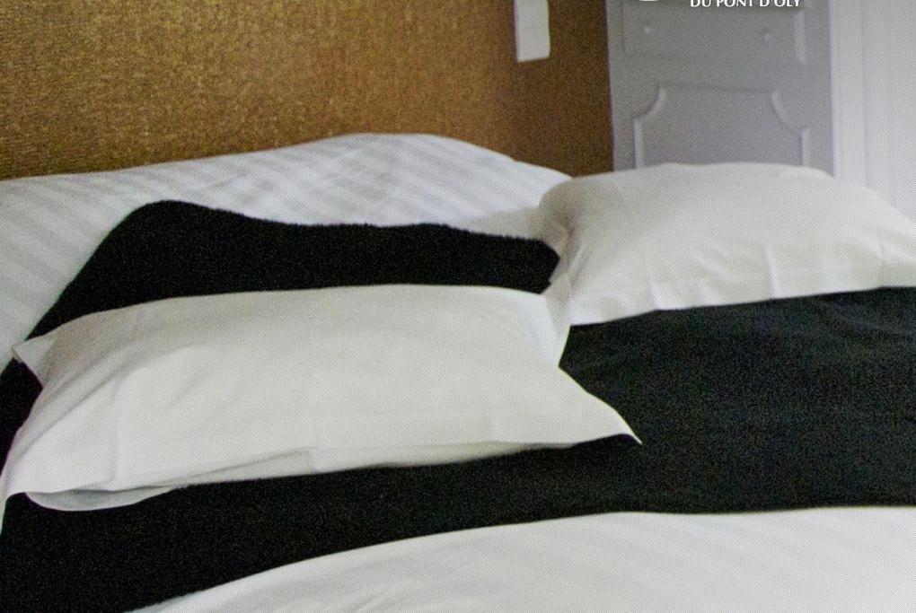 Hotel Castel Du Pont D Oly Jurançon Zimmer foto